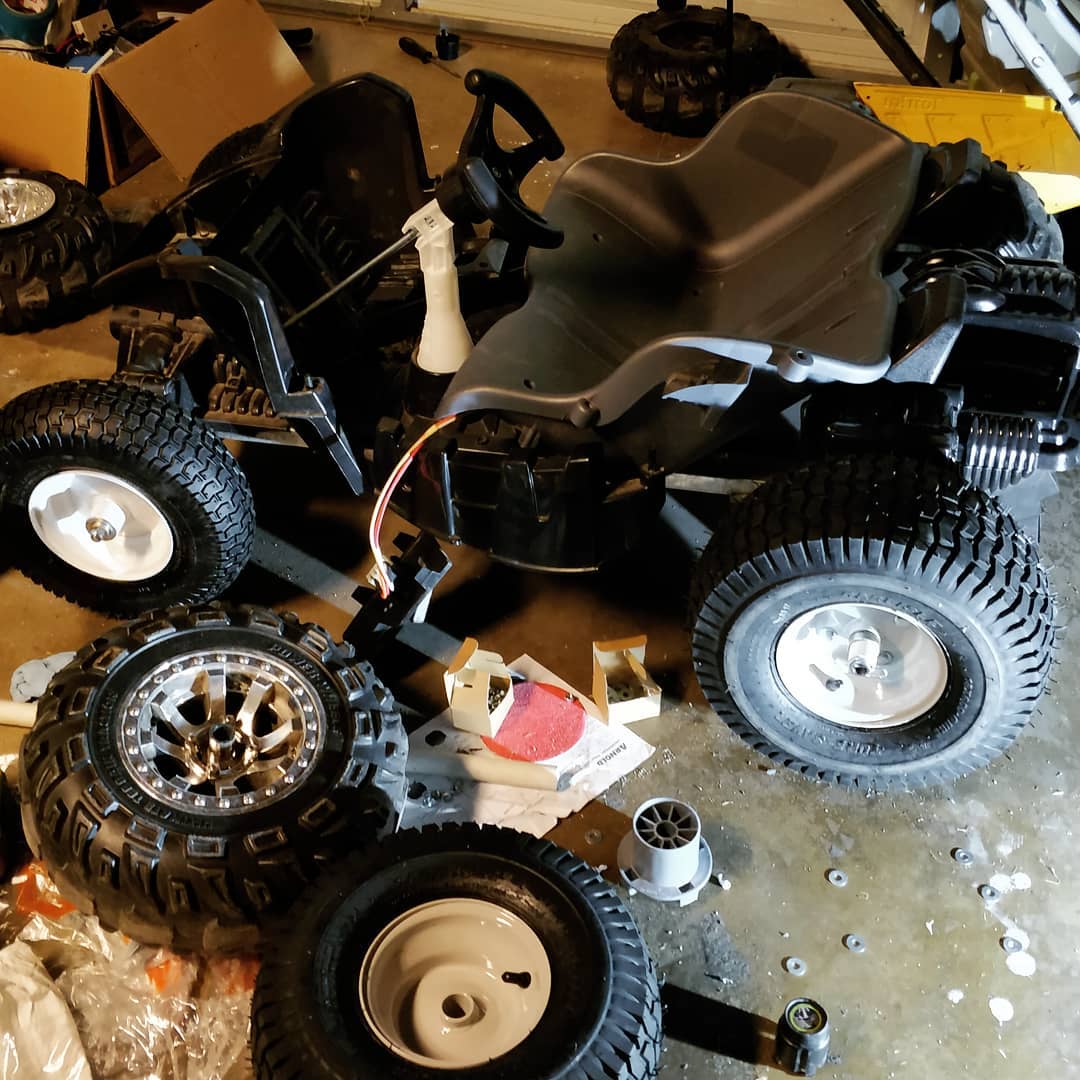 Upgrading the dune racer. Replacing the cheap plastic wheels...