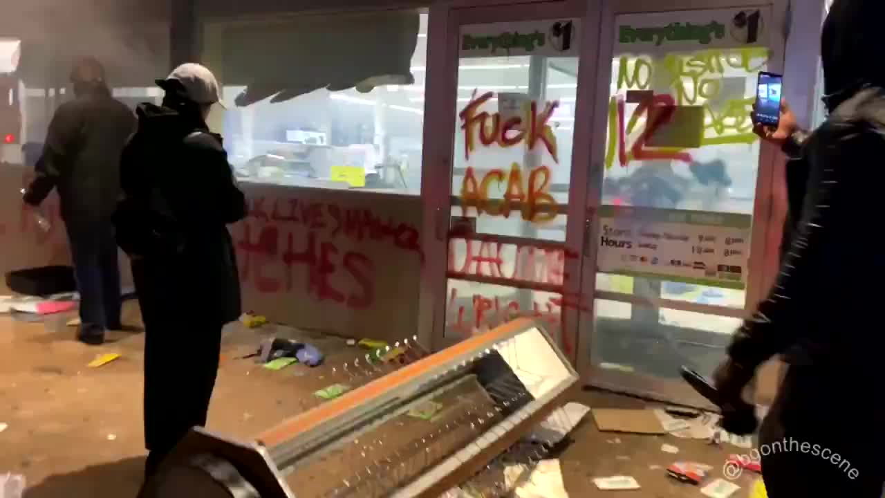 Support black lives, loot and burn a Dollar Tree